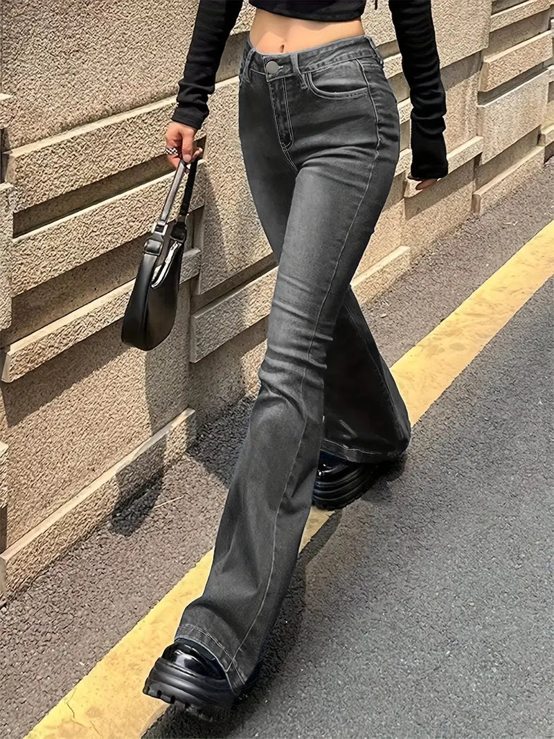 Dame Bootcut Jeans - Høyt Liv - Tettsittende Passform - Stilren og Allsidig