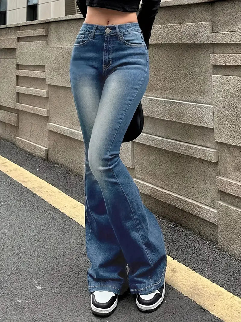 Dame Bootcut Jeans - Høyt Liv - Tettsittende Passform - Stilren og Allsidig