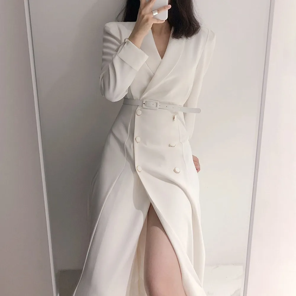 Damtrenchcoat – skräddarsydd passform – dubbelknäppt – bälte – lång elegant stil