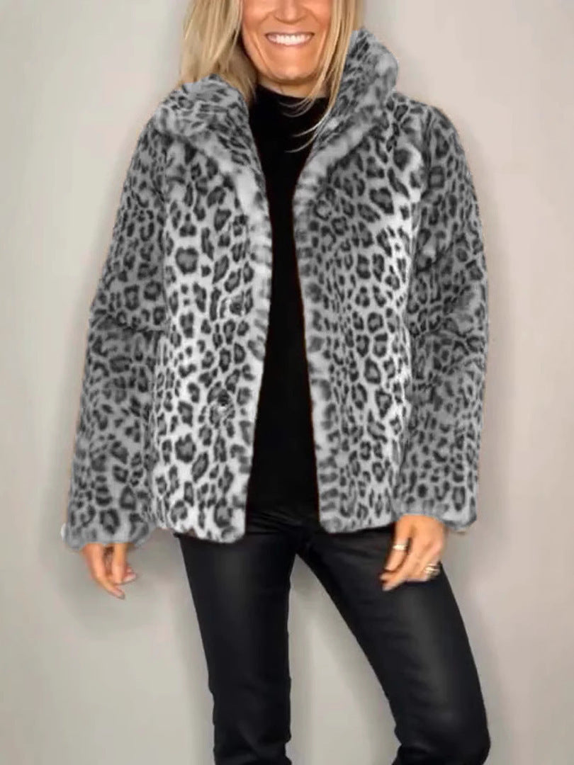 Damekåpe – Fuskepels – Oversized passform – Notch-krage – Leopardmønster – Casual stil