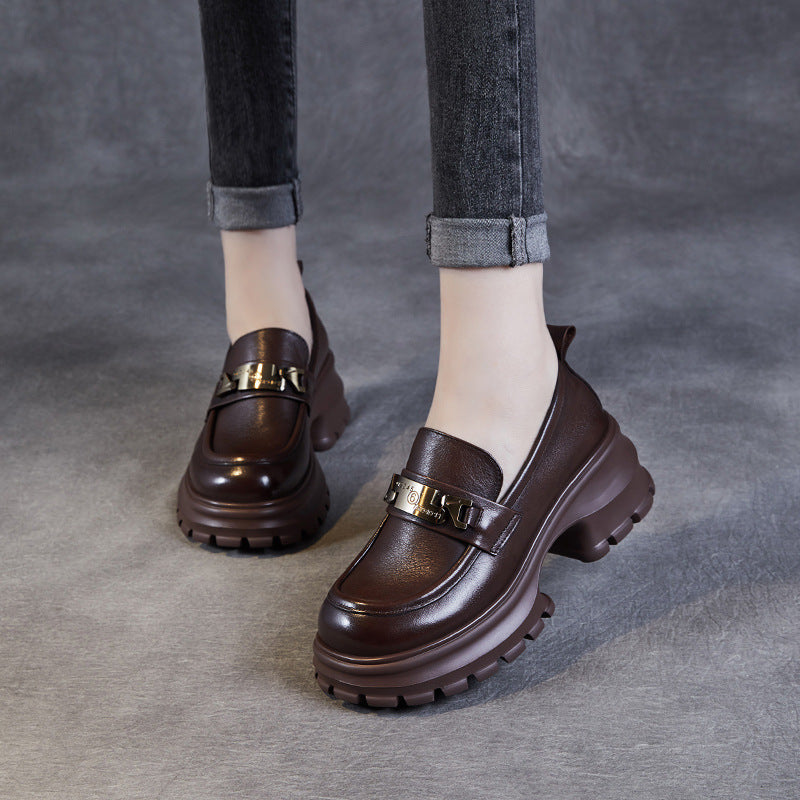Damskor Loafers – Äkta Skinn – Chunky Platåsula – Metallisk Detalj – Komfort Fit