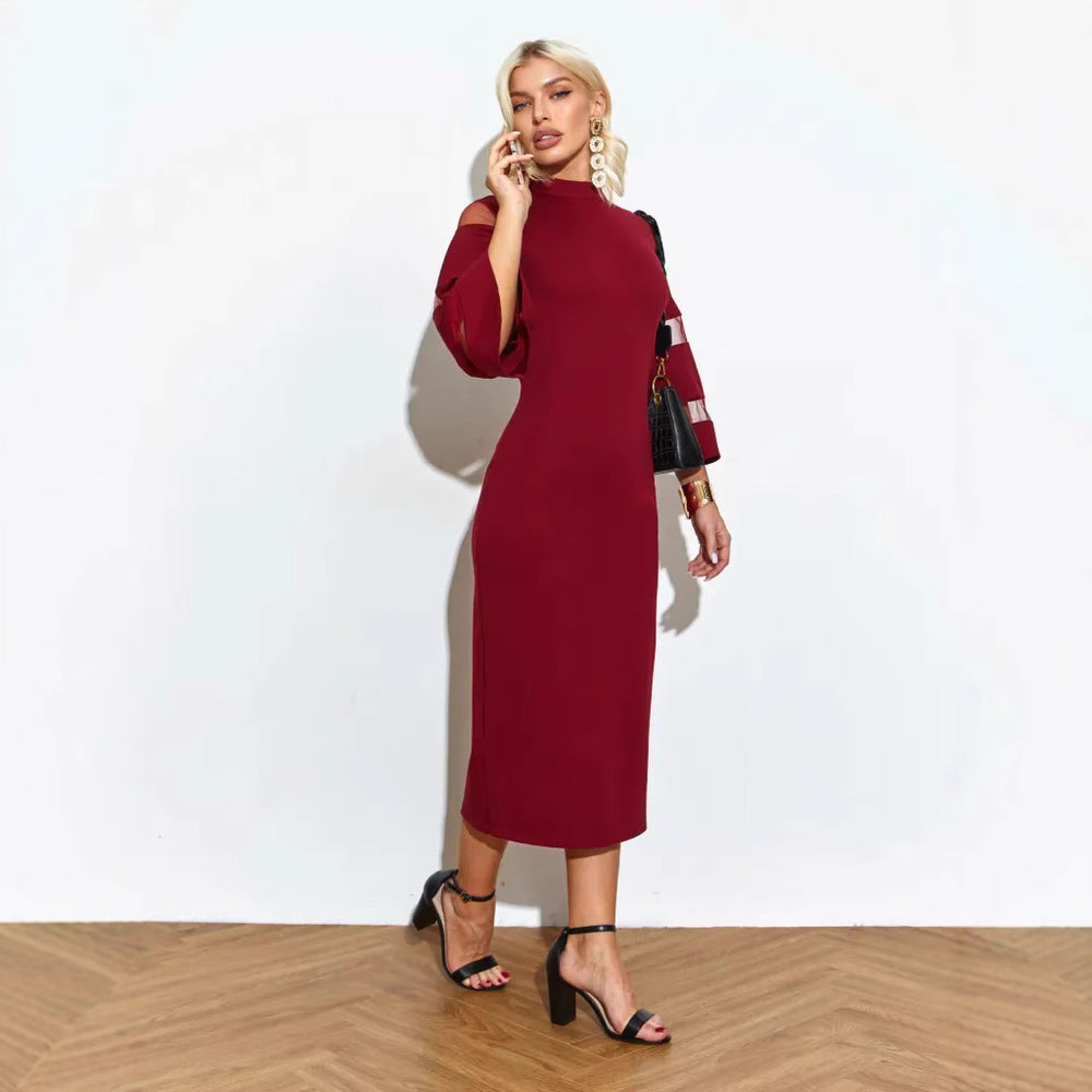 Kjole til dame – Smal passform – Knelang – Trompetermer – Splitt – Elegant snitt