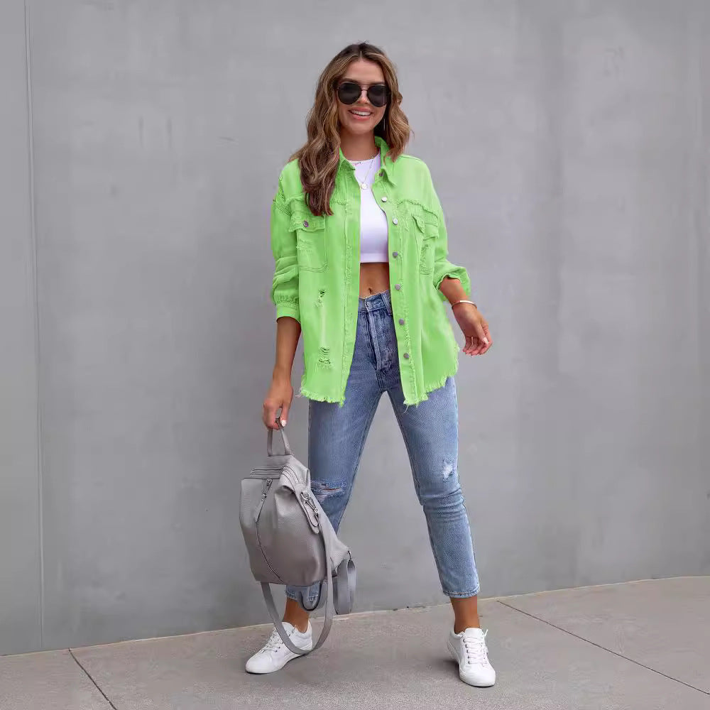 Dam Denimjacka – Oversized Passform – Medellängd – Sliten och Fransig Design