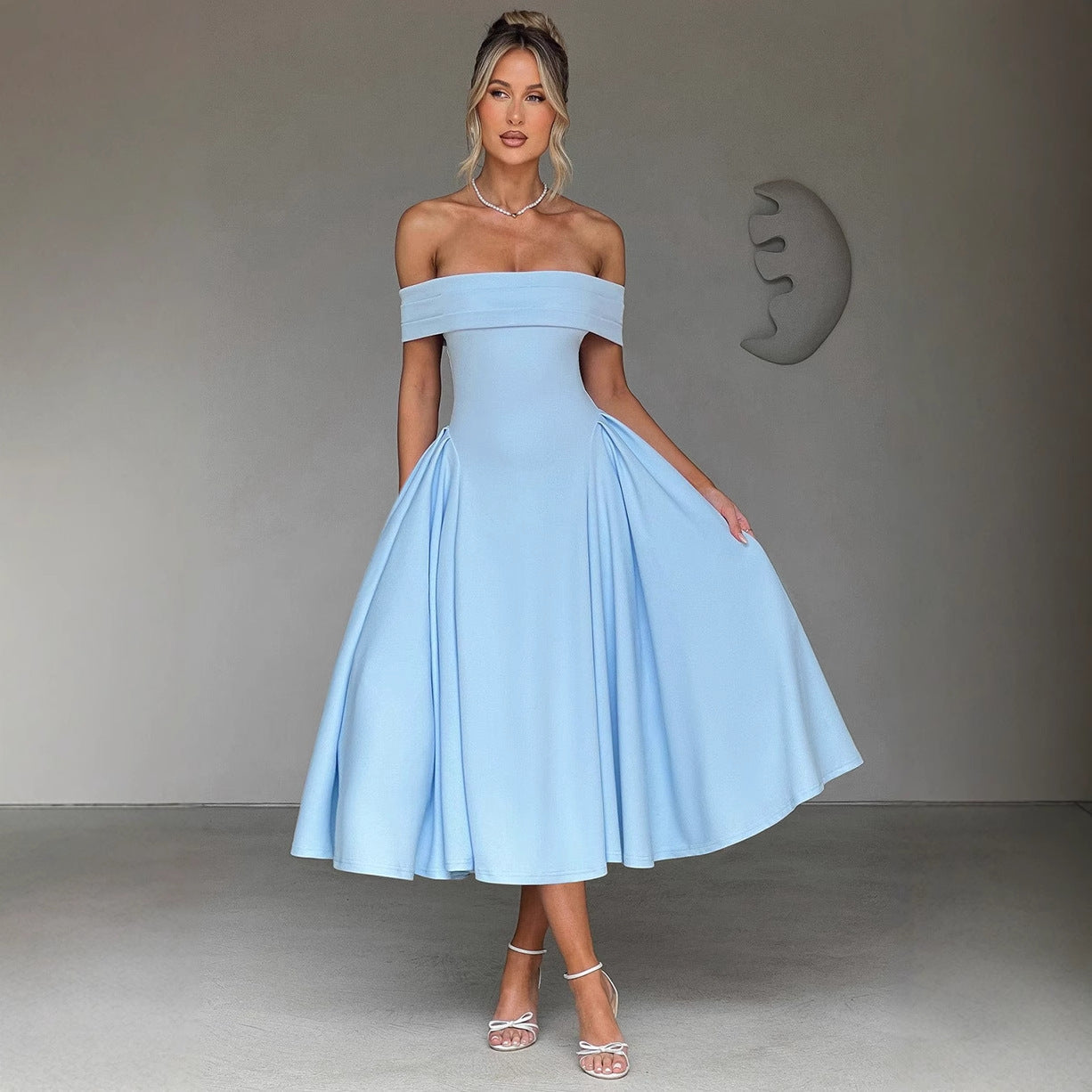 Kjole til dame – Off-Shoulder – A-linje passform – Midi lengde – Formell eleganse