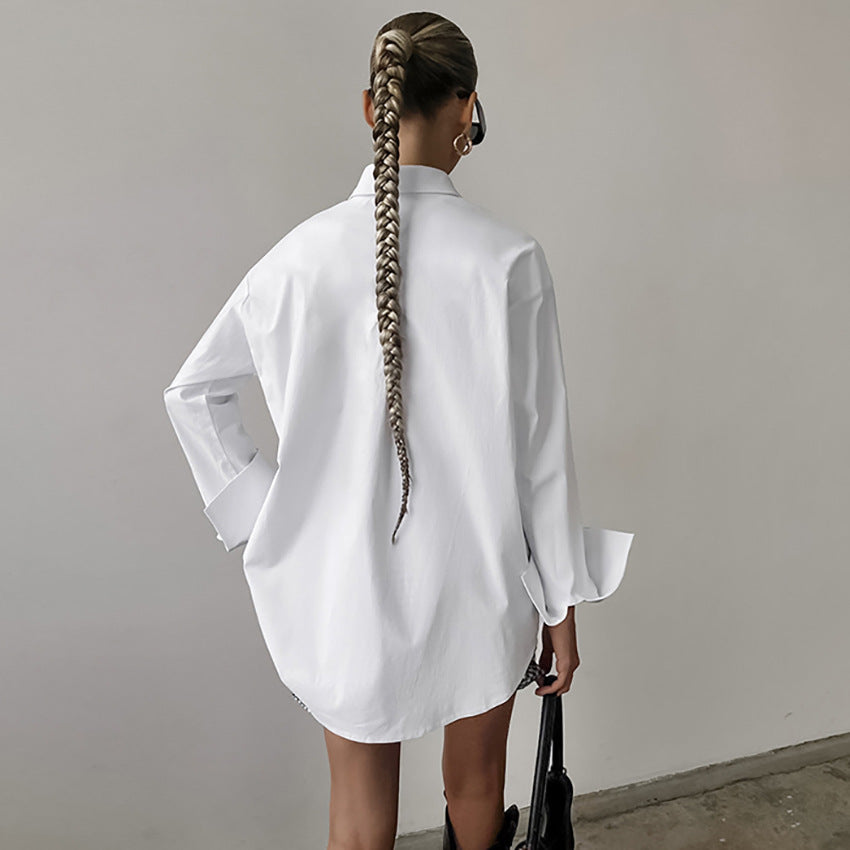 Dameskjorte – Oversized Passform – Bomullsblanding – Langermet med Knappestolpe