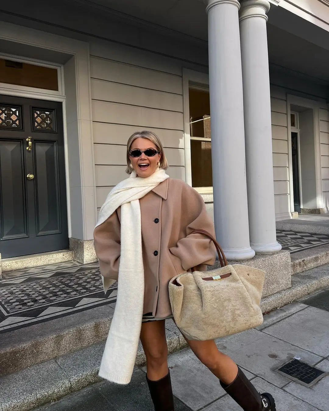 Kappa för Kvinnor - Oversized Ull - Klassisk Snitt - Knäppning