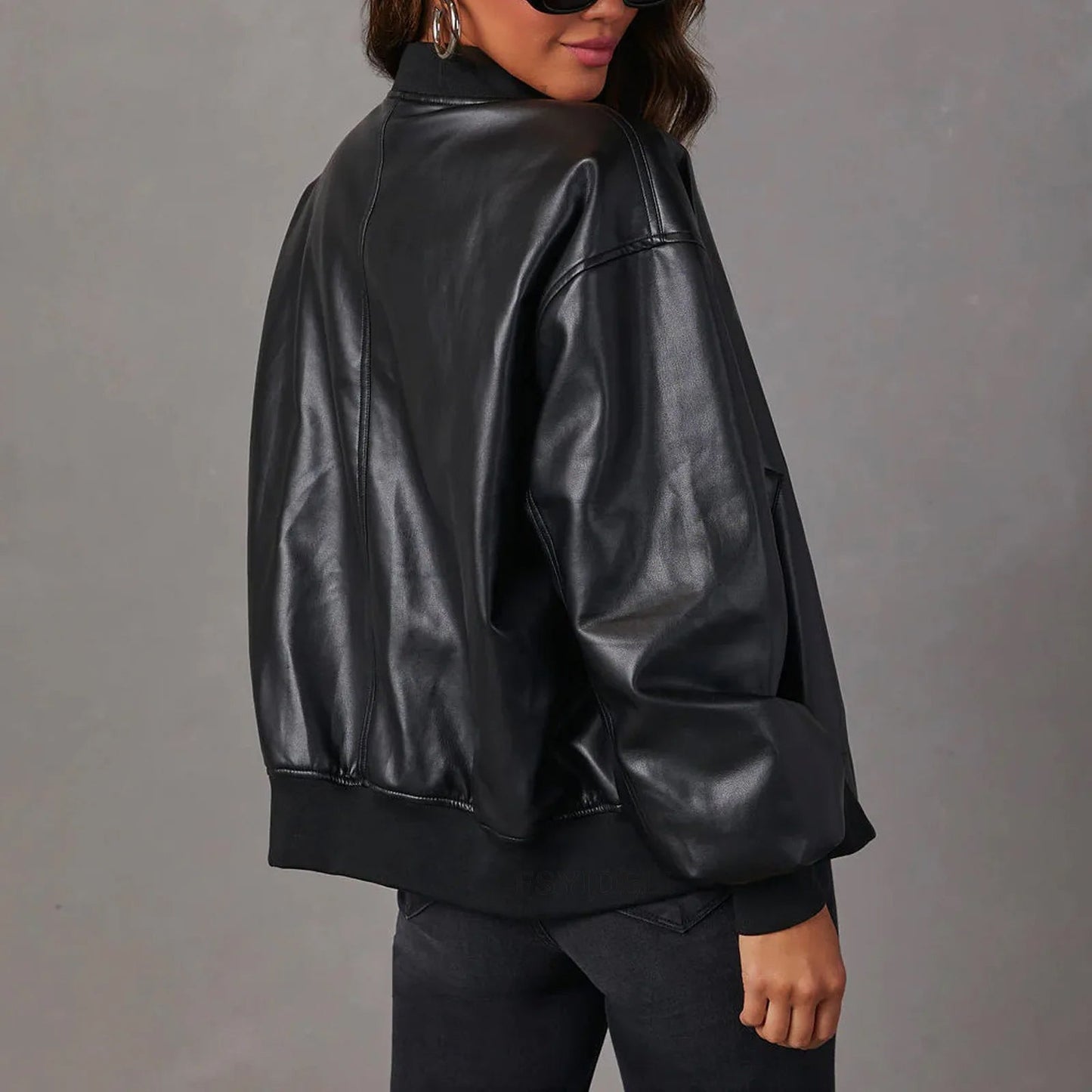 Damejakke – Oversized Passform – Glidelåslukking – Ribbekanter – Avslappet Stil