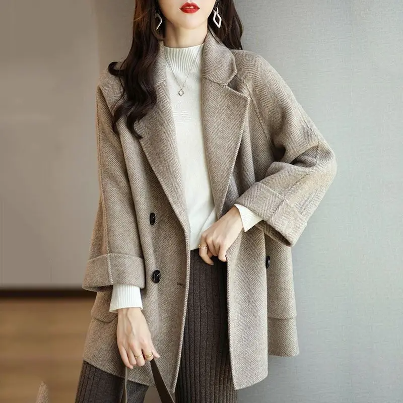 Dam Trenchcoat – Smal Passform – Ull – Dubbelspridd – Skräddarsydda Reverser
