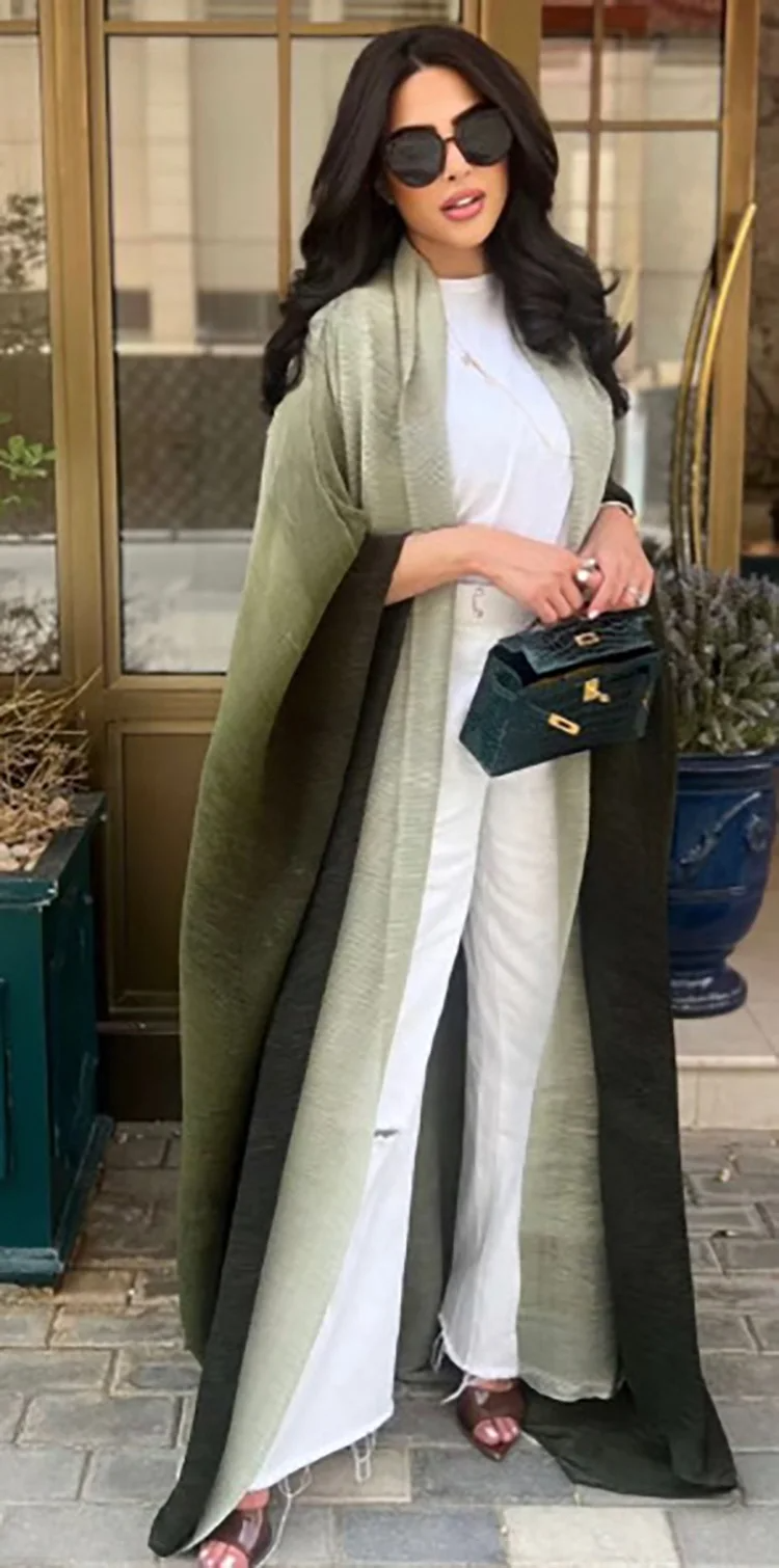 Damtrenchcoat – Oversized passform – Plisserad textur – Sjalkrage – Fladdermusärmar