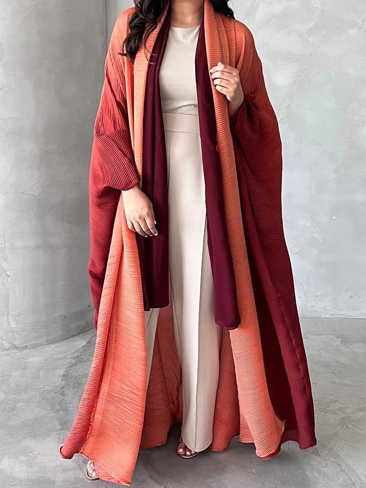 Damtrenchcoat – Oversized passform – Plisserad textur – Sjalkrage – Fladdermusärmar