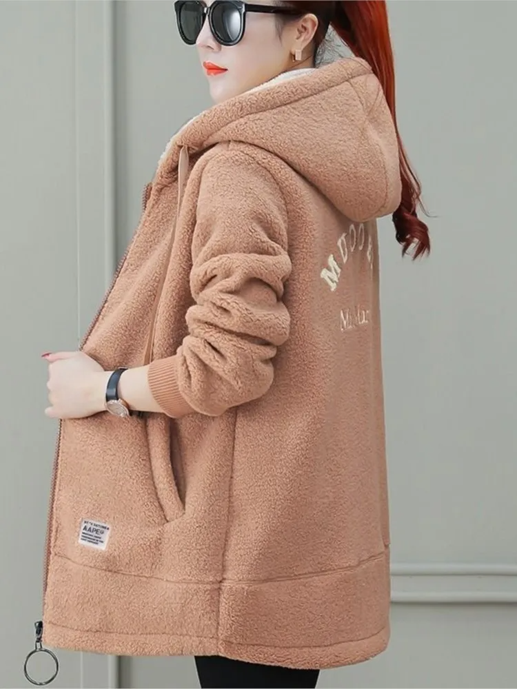 Damkappa – Mellanlång – Fleece – Lös passform – Huva med dragkedja och muddar