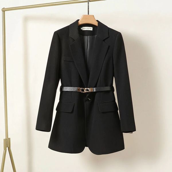 Blazer dam – Skräddarsydd passform – Bälte i midjan – Långa ärmar – Formell stil