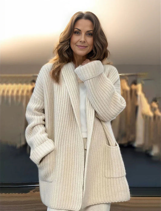 Dam Cardigan – Oversized Passform – Chunky Stickning – Sjalkrage – Fickor
