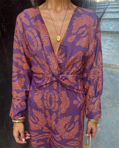 Elegant Kjole med Vintage Mønster og Lange Ermer