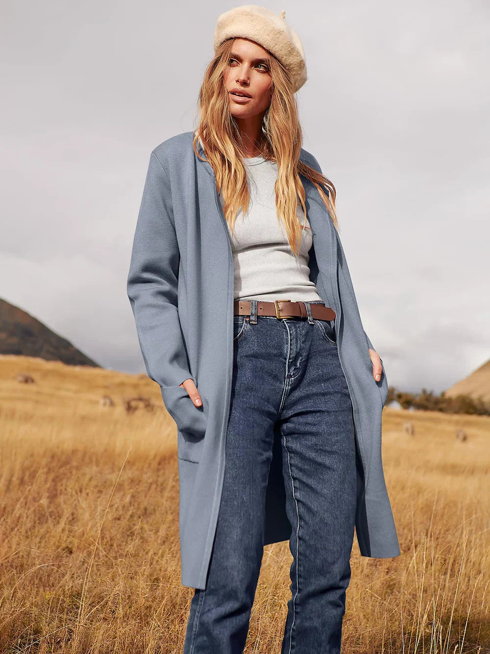 Damekåpe – Avslappet passform – Knelengde – Bred krage – Minimalistisk stil