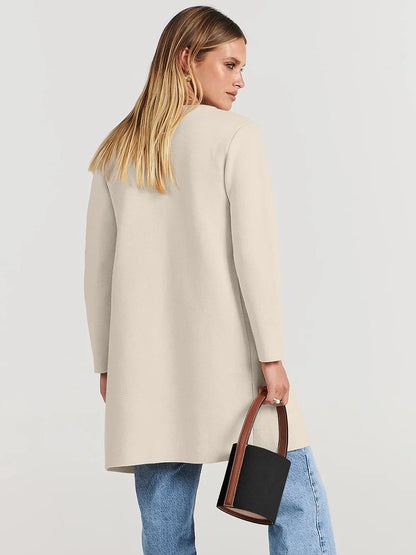 Damekåpe – Avslappet passform – Knelengde – Bred krage – Minimalistisk stil
