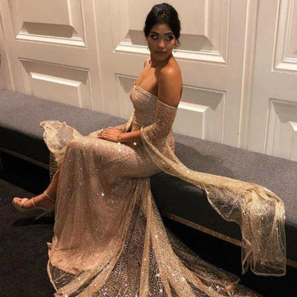 Dam Galaklänning – Elegant Lång Klänning – Djup Ringning – Off-Shoulder – Hög Slitsad Kjol