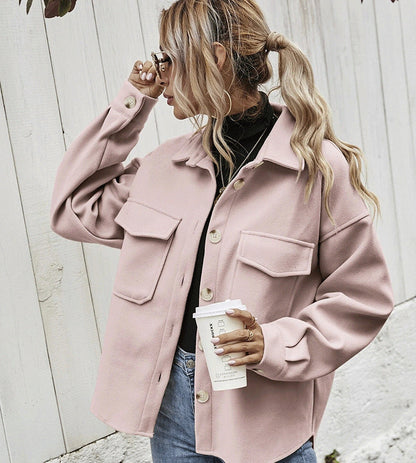 Damjacka – Oversized Passform – Stora Bröstfickor – Mjuk Textur