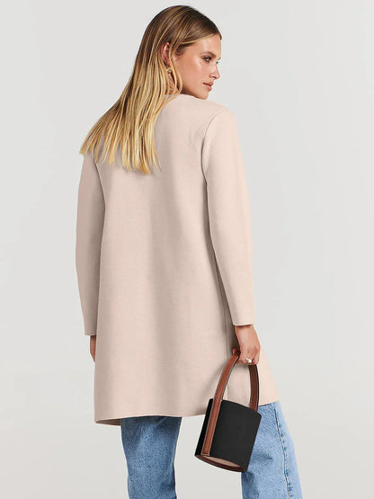 Damekåpe – Avslappet passform – Knelengde – Bred krage – Minimalistisk stil
