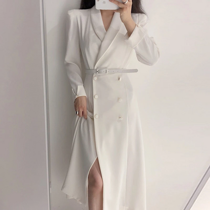 Damtrenchcoat – skräddarsydd passform – dubbelknäppt – bälte – lång elegant stil