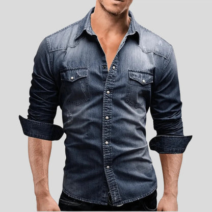 Herreskjorte i Denim – Klassisk Snitt – Knappestolpe – Slank Passform – Brystlommer