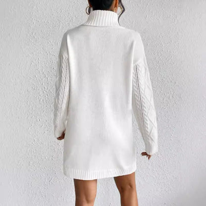Kjole til dame – Slim fit genserkjole – Kabelstrikk – Høy hals – Lange ermer
