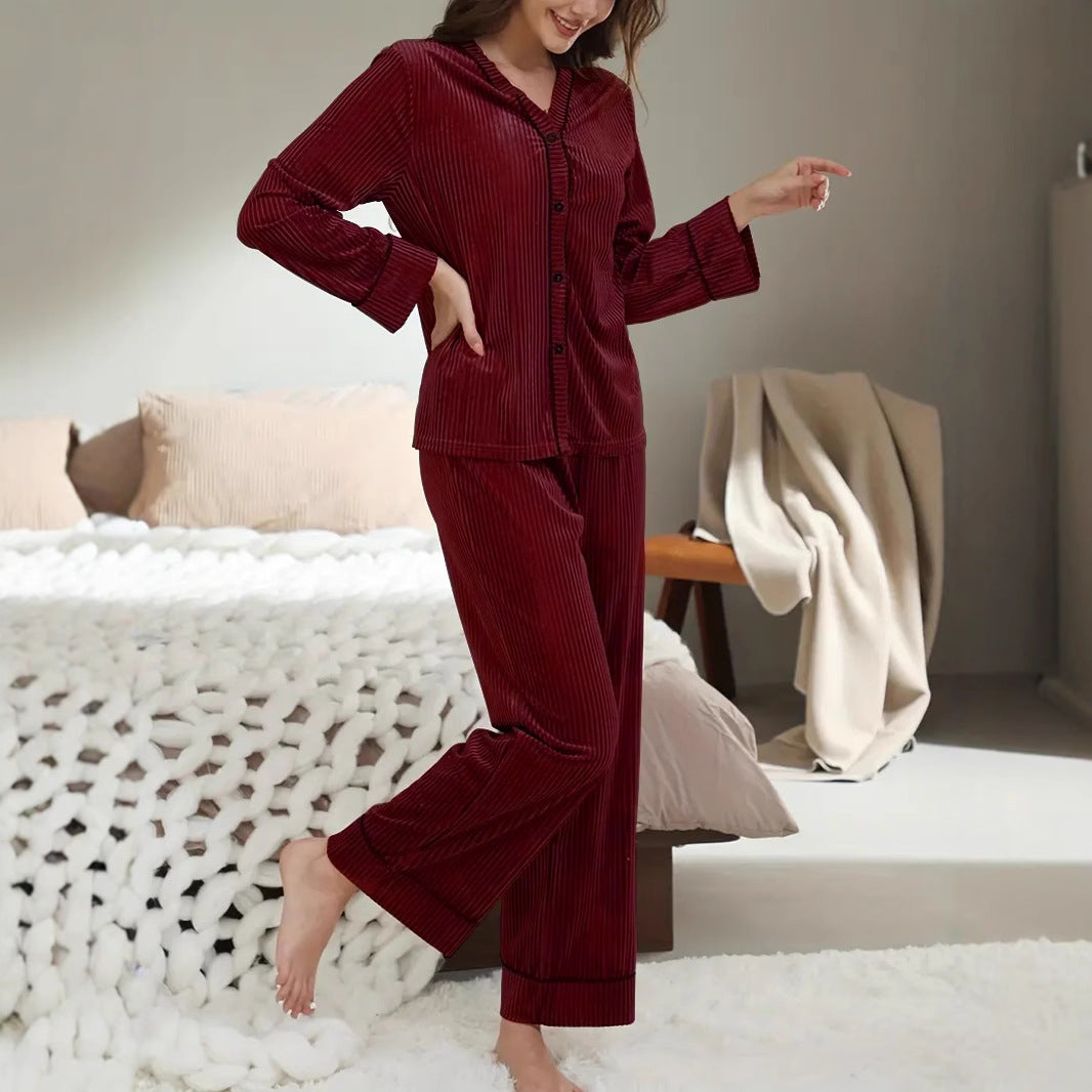 Dambyxa Pyjamas Set – Mjukt Velourtyg – V-ringad Skjorttopp – Vida Byxor med Resår
