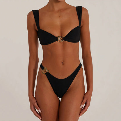Dam Bikini-set – Strukturerad Passform – Hög Midja – Cut-Out – Metall Detalj