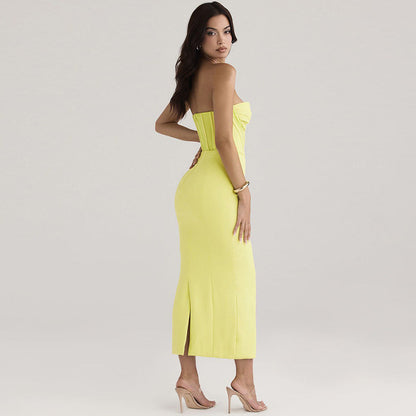 Kjole til dame – Stroppeløs bodycon – Smal passform – Midi – Formende overdel – Splitt bak