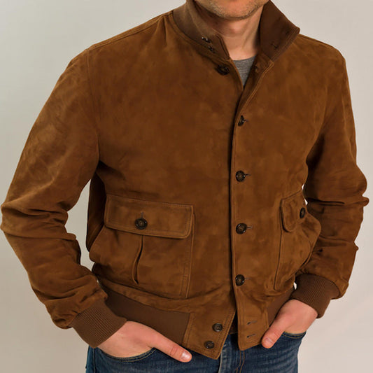 Herrjacka i mockaskinn – Slim Fit – Ståkrage – Knappfront – Ribbstickade manschetter