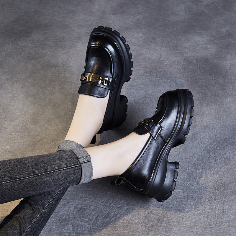 Damskor Loafers – Äkta Skinn – Chunky Platåsula – Metallisk Detalj – Komfort Fit