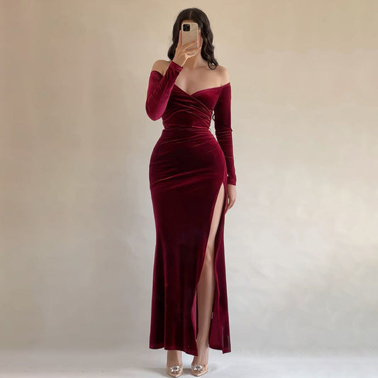 Klänning för dam – Lång sammet – Figurnära passform – Off shoulder – Hög slits