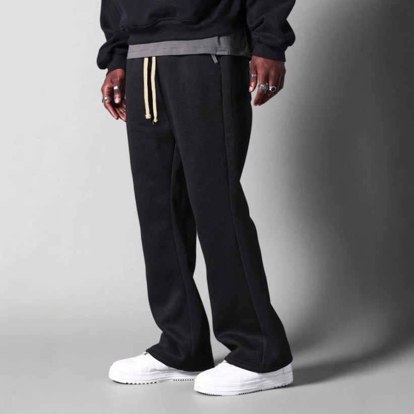 Herrebukse med sleng – Bomullsfleece – Avslappet passform – Snor i livet – Minimalistisk stil