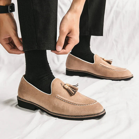 Herresmokasiner – Semsket Skinn – Klassisk Passform – Duskedetalj – Slip-on