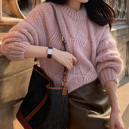 Damegenser – Ull – Oversized passform – Kabelstrikk – Lange ermer – Crewneck
