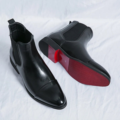 Herreboots i skinn – Ankellengde – Slank passform – Cap toe – Slip-on Chelsea style