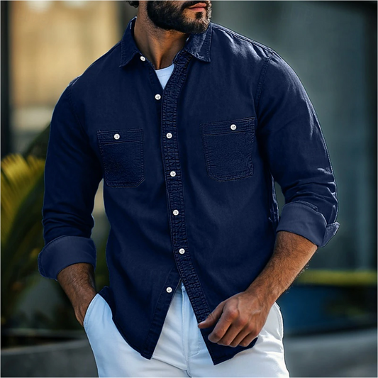 Herrskjorta i denim – Regular fit – Långärmad – Knapp och bröstfickor