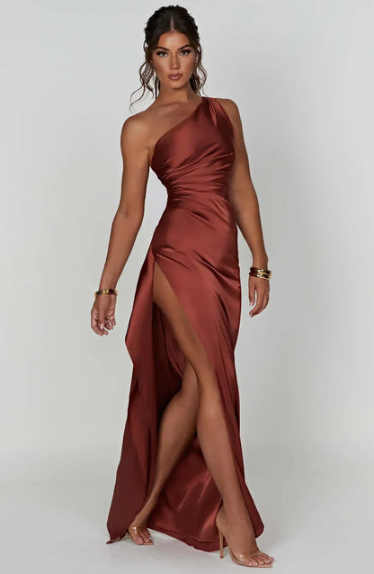 Dam Festklänning - Elegant Maxiklänning - One-Shoulder - Hög Slits - Figurnära Passform