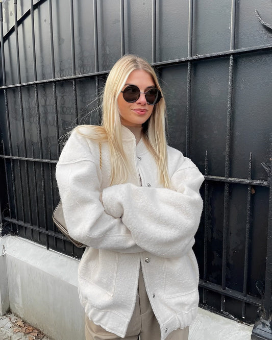 Stilig oversized ullblandingsjakke med store lommer for kvinner