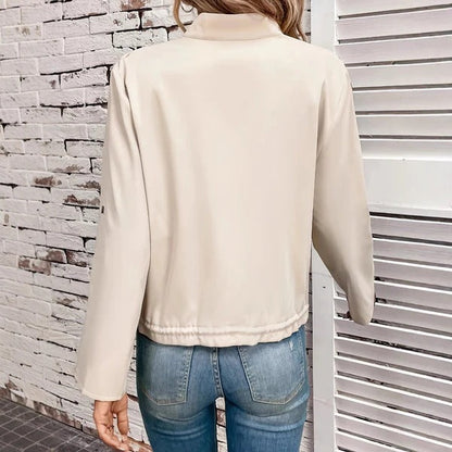 Dam bikerjacka – avslappnad passform – skinnlook – dragkedja – elastisk kant