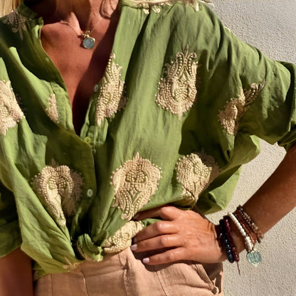 Dam Blus - Lös Passform - Broderad Design - Lätt och Andas - Långärmad