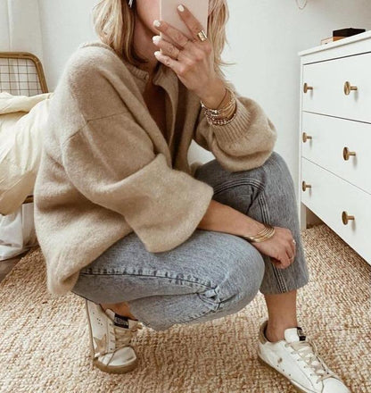 Damekofta - Mjuk Ullblandning - Oversized Passform - Knappstängd Front